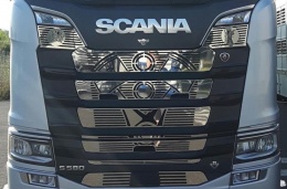 Calandre motif « V8 et pistons » Modèle Scania R NTG