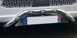 Porte plaque avant chromé avec 5 leds blanches. Adaptable sur Scania S et R New